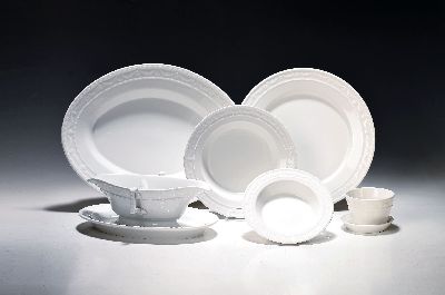 Service Kurland, KPM Berlin, Entw. Johann Karl Friedrich Riese (1759-1834) für den Herzog von Kurland, ausgehendes 20.Jh., Weißporzellan, ...