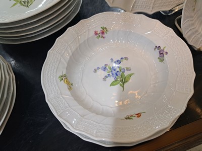 27048610e - Service Neubrandstein, Meissen, Knaufzeit, 2. Wahl, Porzellan, 3 Suppenteller D. 23,5cm, ...