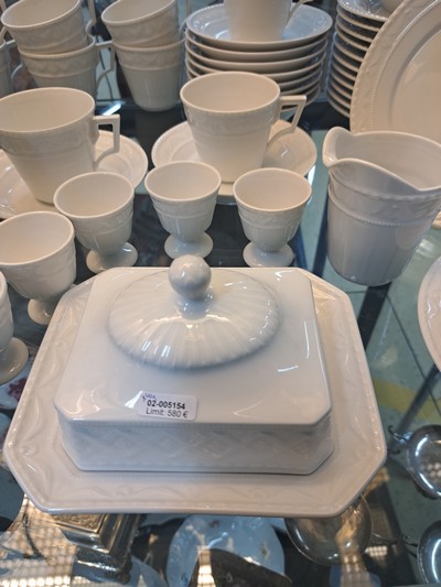 27048612b - Frühstückservice Kurland, KPM Berlin, ausgehendes 20.Jh., Weißporzellan, Reliefzier, ...