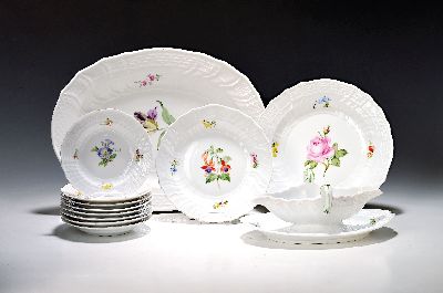 Image Serviceteile Neubrandstein, Meissen, Knaufzeit, 2.Wahl, Porzellan, 15 Teller D. 24,5cm, ...