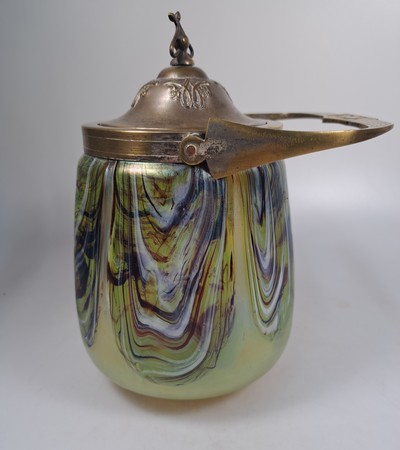 27048821a - Bonbonniere, Wilhelm Kralik Sohn, um 1910, Schichtglas mit farbigen Einschmelzungen u.a. ...