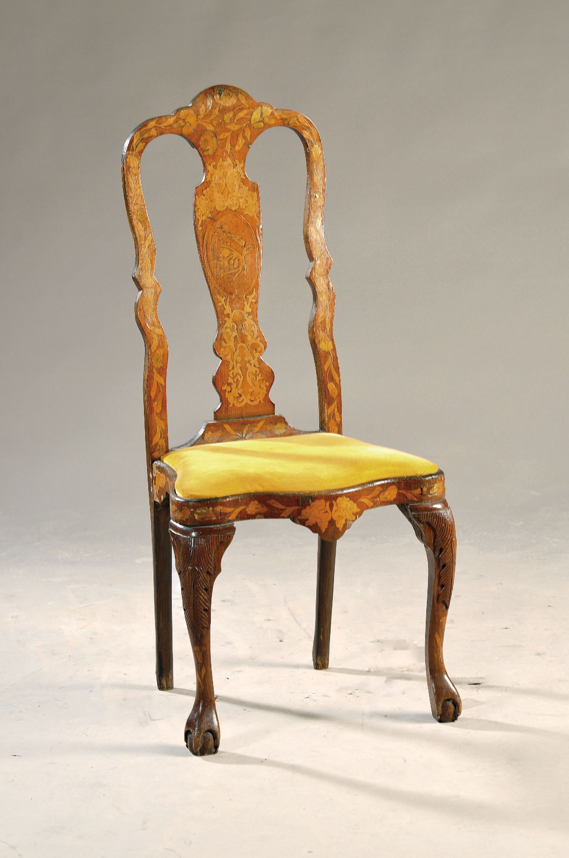 Image 27049058 - Stuhl, wohl Niederlande, um 1750, Nussbaum, aufwendig intarsiert aus diversen Hölzern, ...