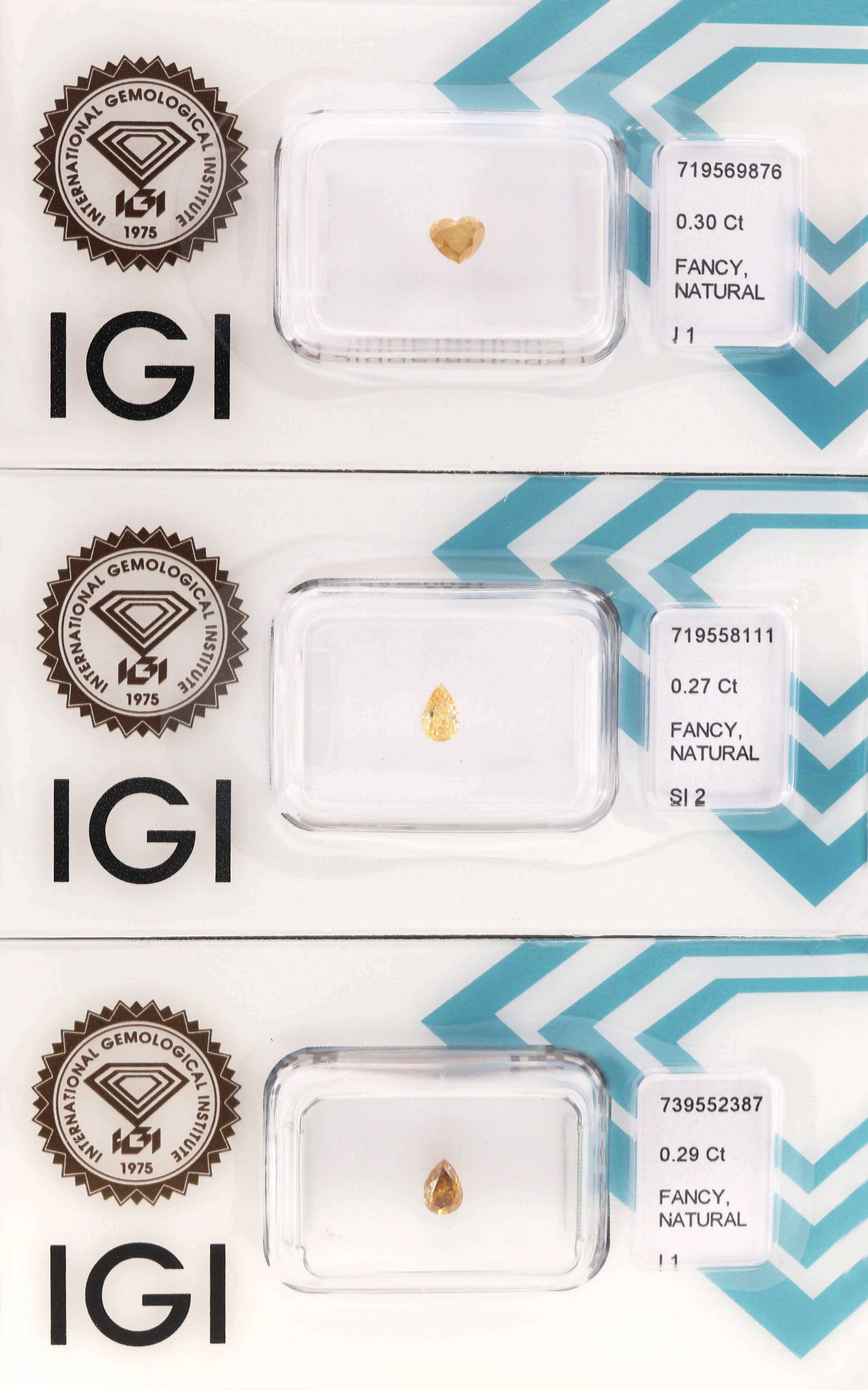 Image 27049070 - Lot 3 loose diamonds , 1 x bevelled pear, 0.27 ct Natural Fancy Intense Brownish ...