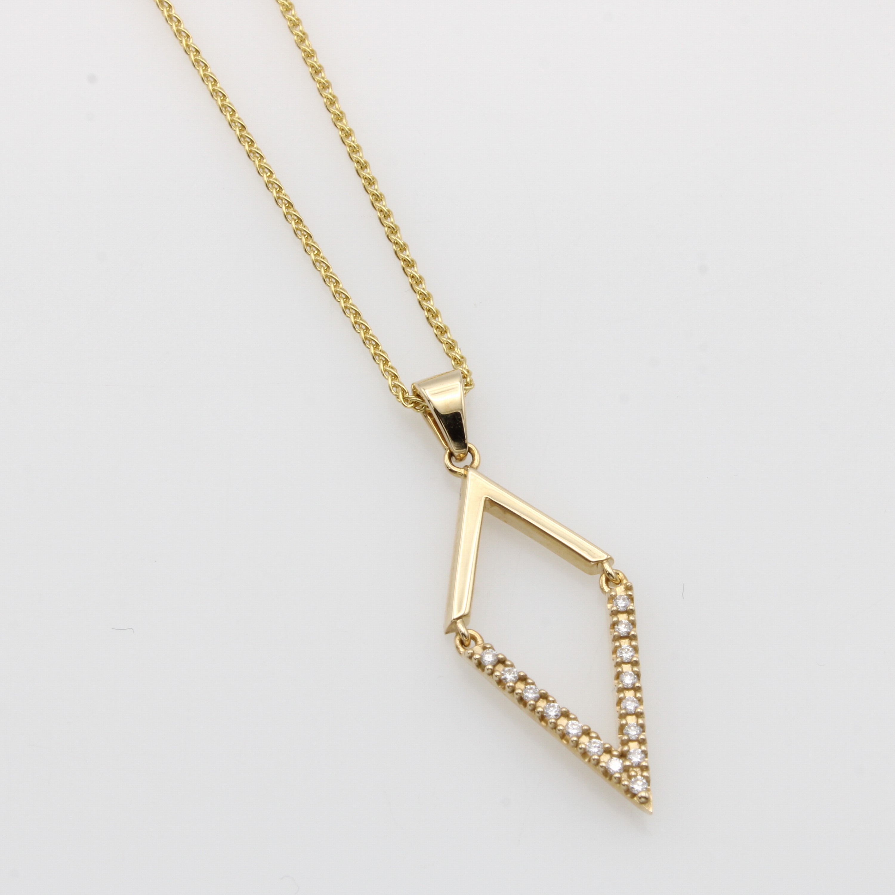 Image 27049092 - Anhänger mit Brillanten an Kette, GG 585/000, Brill. zus. ca. 0.10 ct Weiß/si, ...