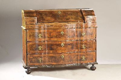 Image Barock Sekretär, um 1740/50, Nußbaumfurnier, drei große Schubladen und zwei kleine, ...