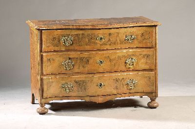 Image Baroque chest of drawers, around 1740/50, walnut veneer, 3 drawers, frame fillings of ...