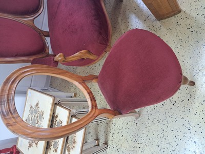 27049060d - Sitzgruppe, um 1860, bestehend aus 6 Stühlen, Sofa und einem Tisch, Nußbaumfurnier, ...