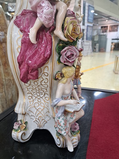 27049073j - Große Porzellanpendule mit Sockel Müller & Co., Volkstedt, Mitte 20. Jh., fünf ...