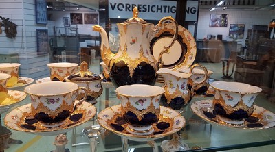 27049081f - Kaffeeservice für 6 Personen, Meissen, 2.H.20.Jh., 2. Wahl, B-Form, kobaltblau, ...