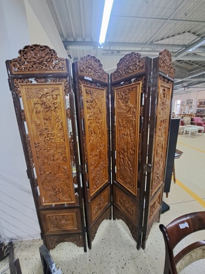 27049082a - Paravent, China, 20. Jh., Buchsbaum, 8 Füllungen reich und tief geschnitzt mit ...