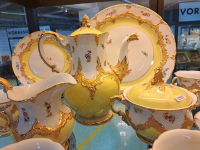 27049095f - Kaffeeservice für 6 Personen, Meissen, 2.H.20. Jh., 2. Wahl, B-Form, bemalt im Dekor ...