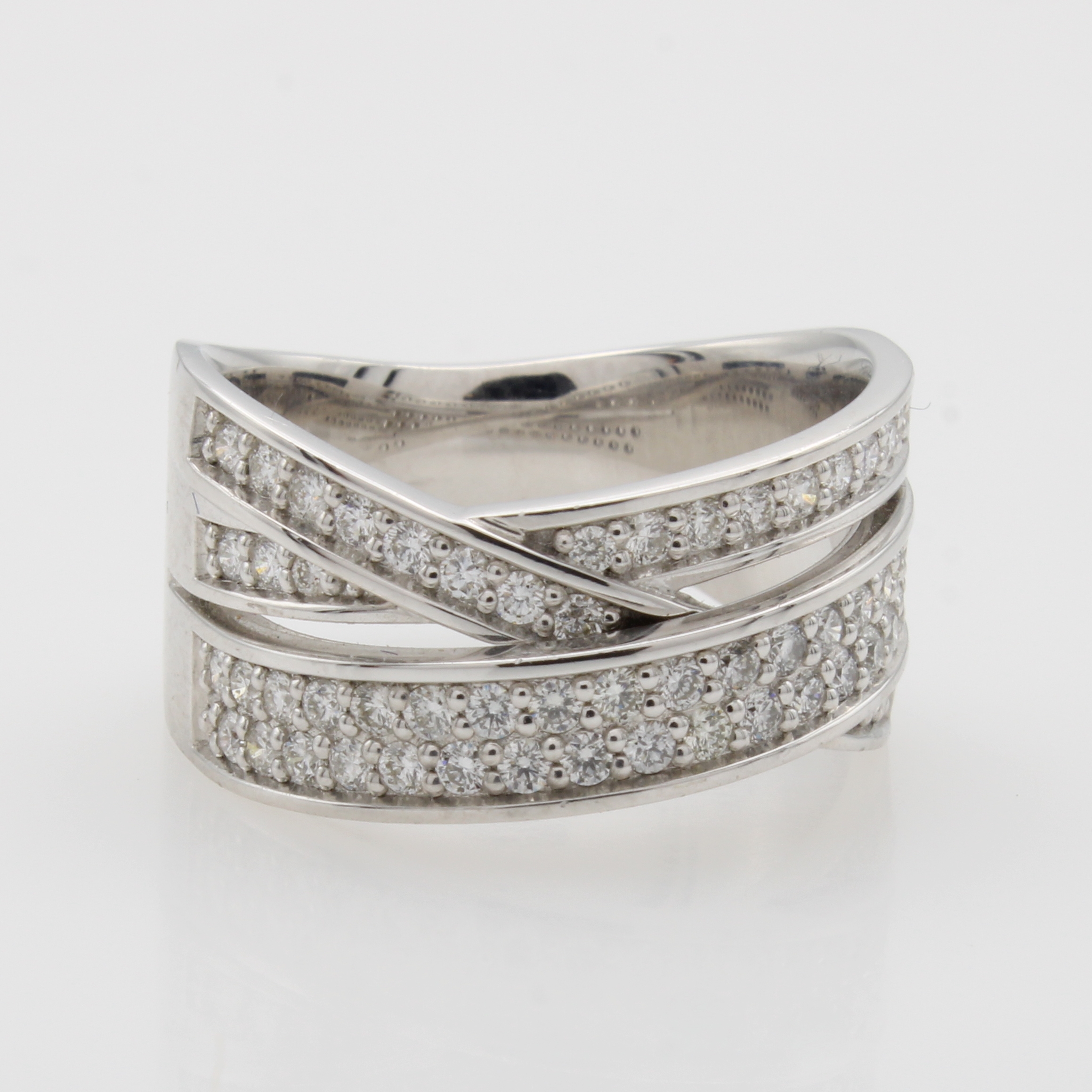 Image 27049107 - Ring mit Brillanten, WG 585/000, Brill. zus. ca. 0.65 ct Weiß/si, 3-rhg., überkreuzte ...