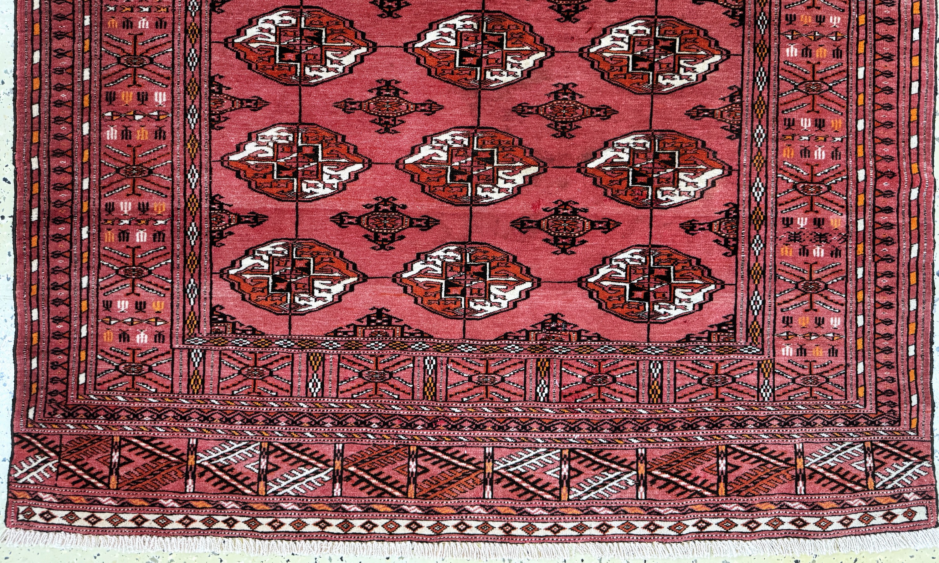 Detail b: Torkmen fein, Persien, mitte 20.Jhd, Wolle auf Seide, ca. 180 x 120 cm, EHZ: 2(kleine Florfehlstellen)