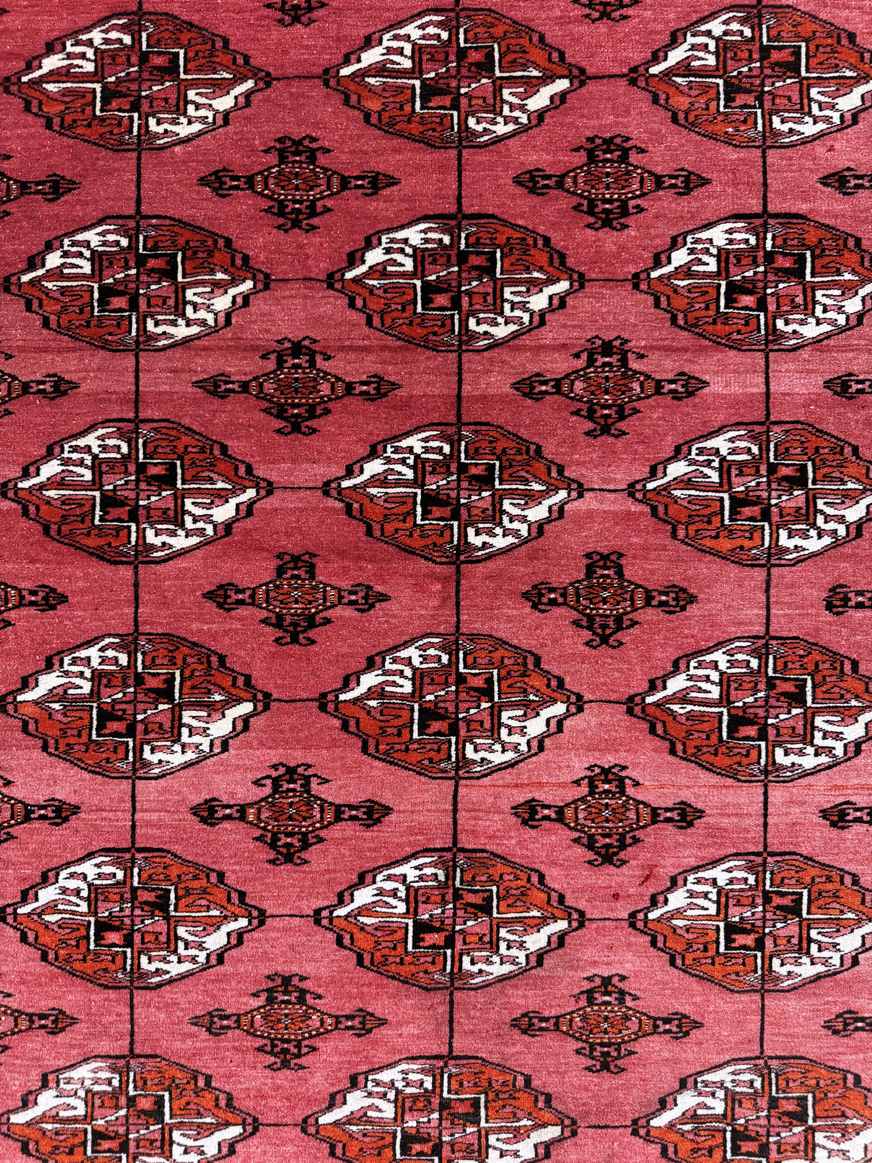 Detail c: Torkmen fein, Persien, mitte 20.Jhd, Wolle auf Seide, ca. 180 x 120 cm, EHZ: 2(kleine Florfehlstellen)