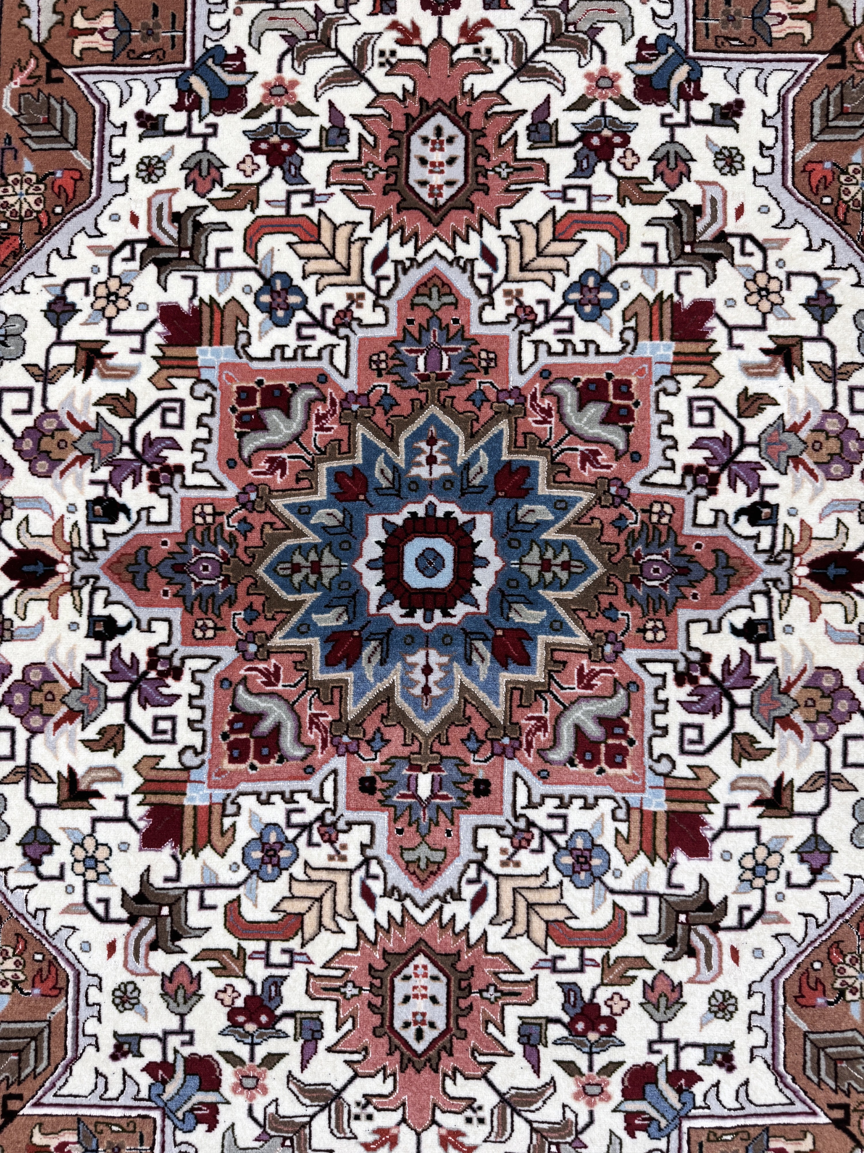 Detail c: Täbriz fein(50 Raj), Persien, Ende 20.Jhd, Korkwolle mit Seide, ca. 160 x 105 cm, ca. 500.000 Kn/qm, EHZ: 2