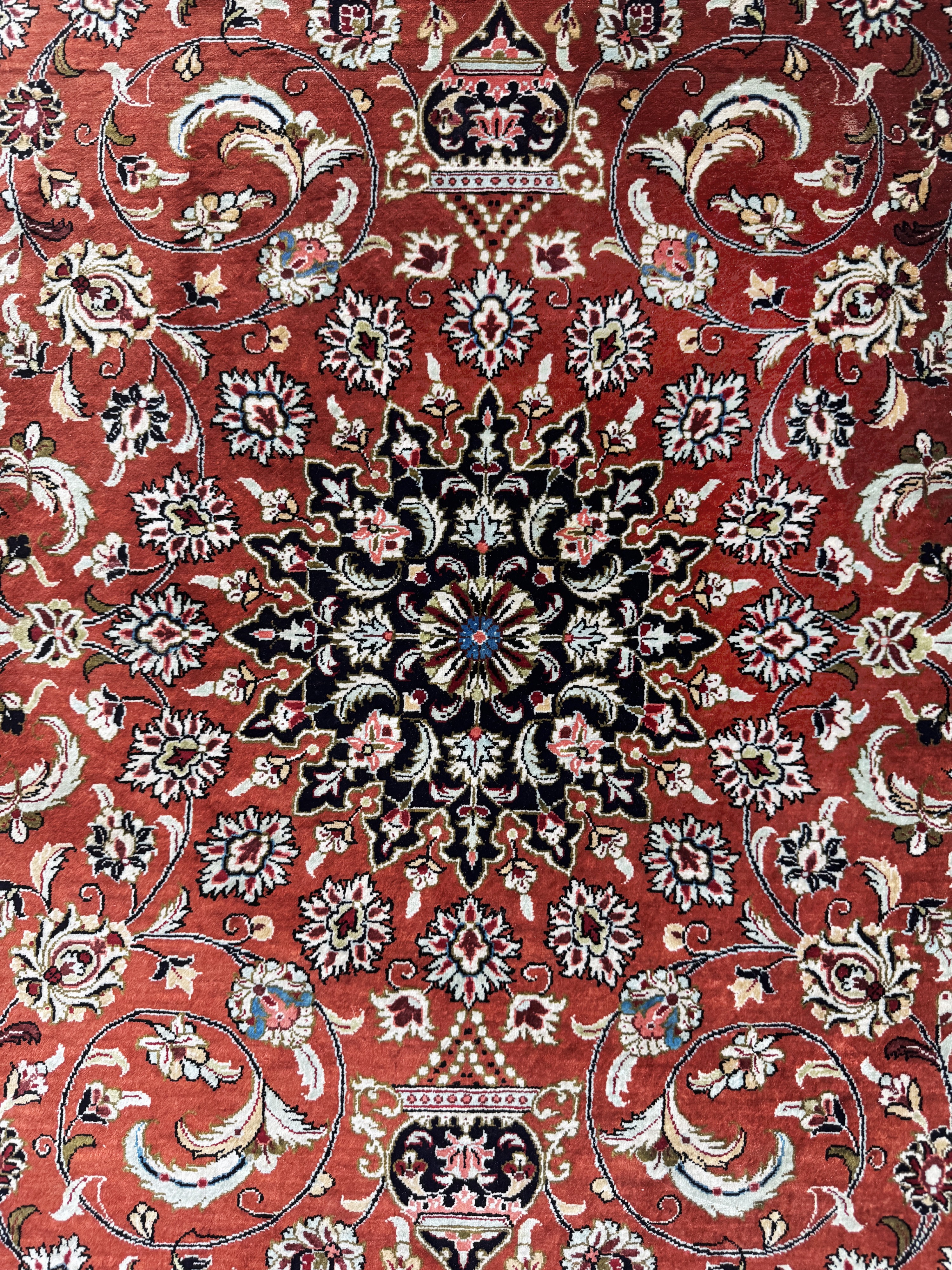 Detail c: Ghom Seide, Persien, Ende 20.Jhd, reine Naturseide, ca. 115 x 76 cm, ca. 1,0 Mio. Kn/qm, EHZ: 2