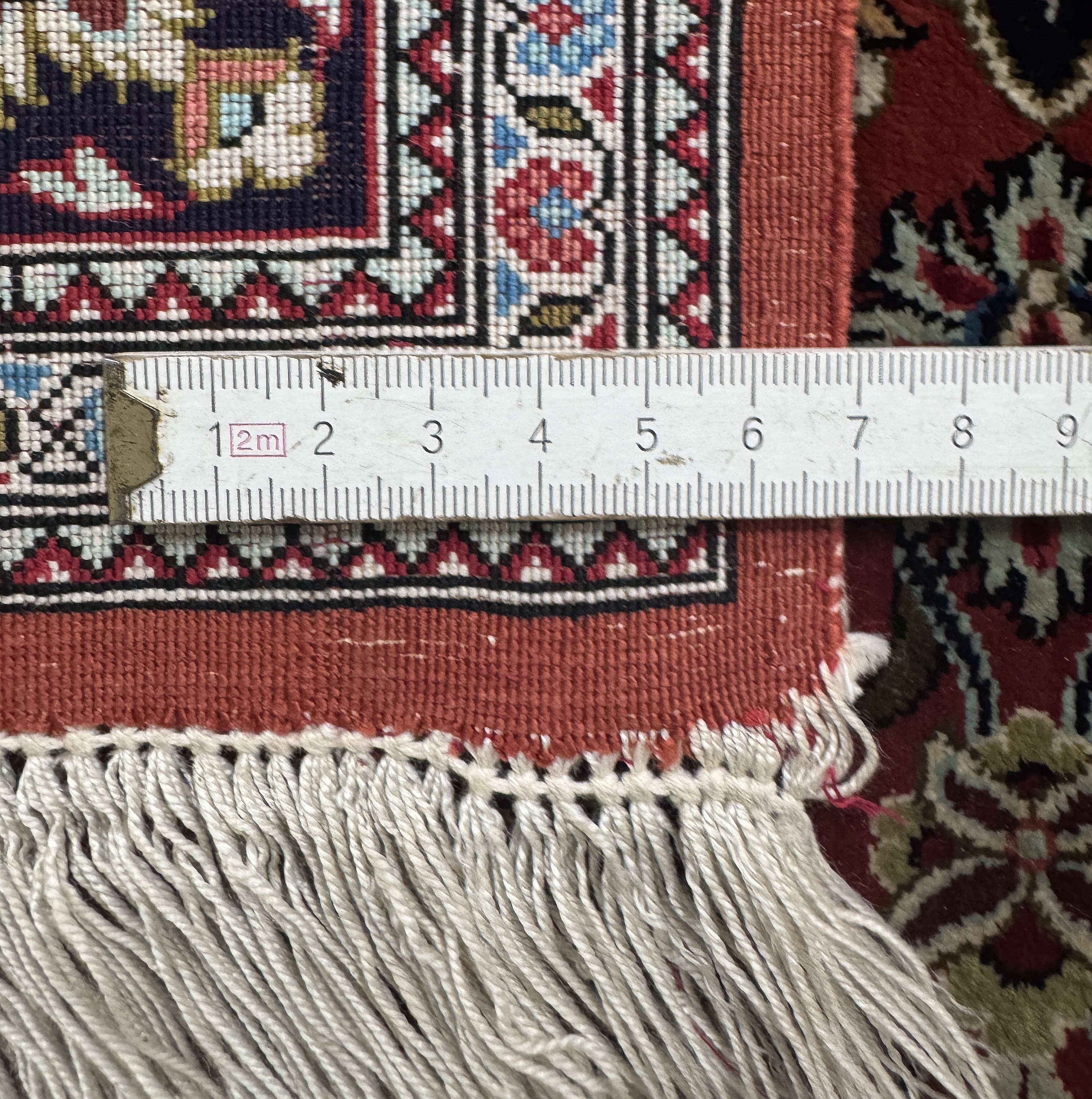 Detail e: Ghom Seide, Persien, Ende 20.Jhd, reine Naturseide, ca. 115 x 76 cm, ca. 1,0 Mio. Kn/qm, EHZ: 2