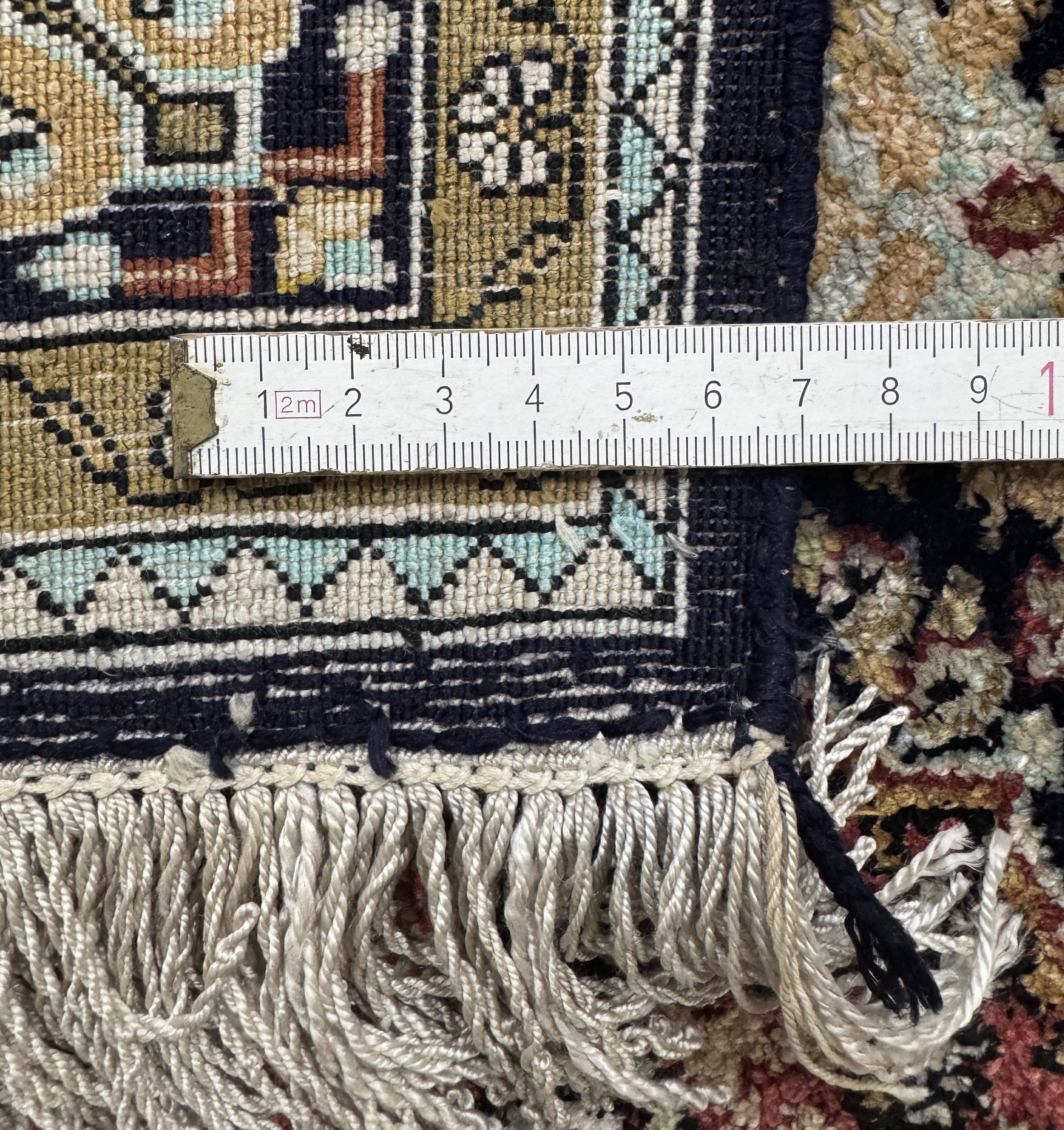 Detail e: Ghom Seide, Persien, Mitte 20.Jhd, reine Naturseide, ca. 152 x 108 cm, EHZ: 2
