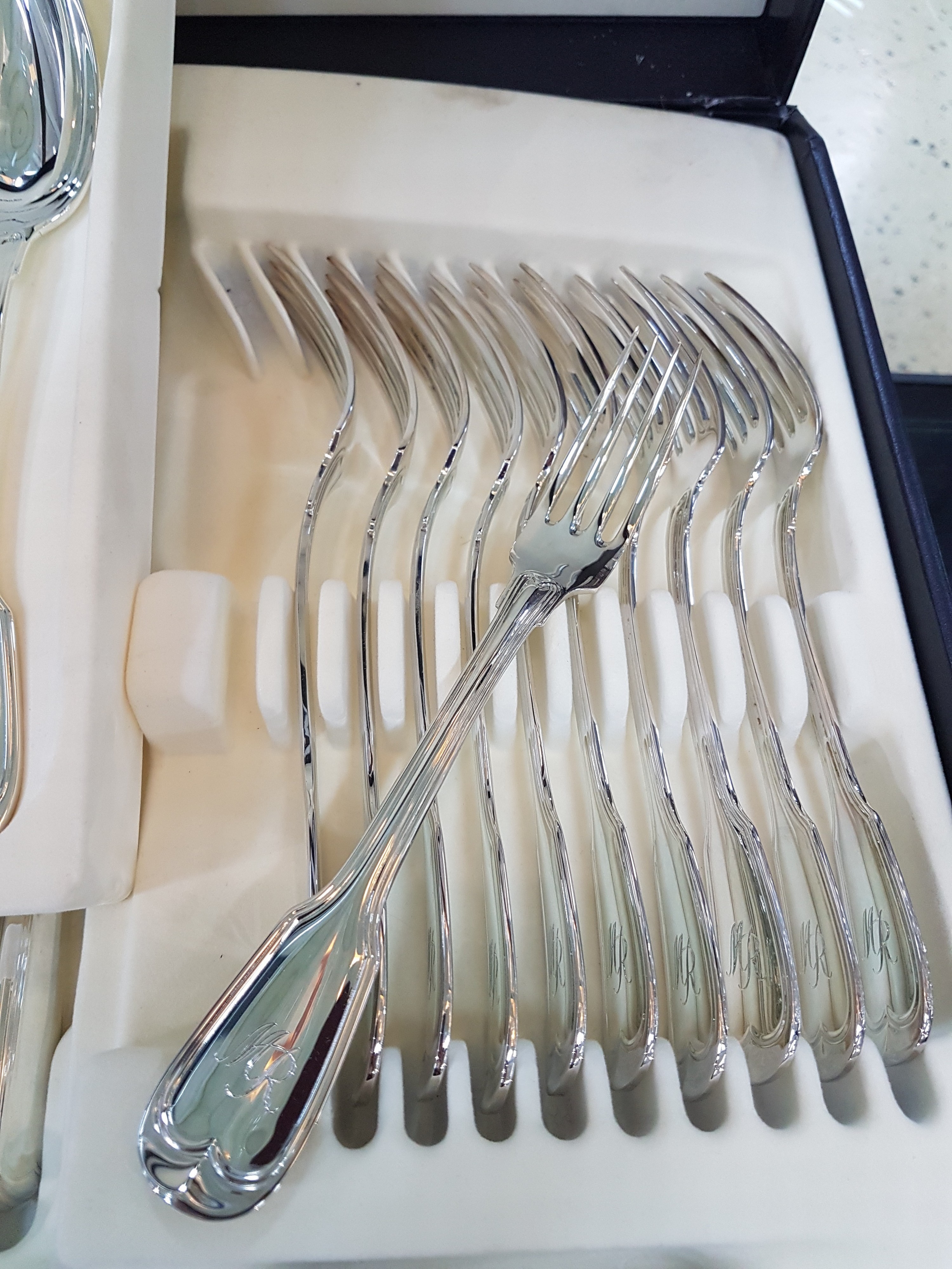 Detail d: Besteck für 12 Personen, Wilkens Bremen, Modell Augsburger Faden, 925er Sterling Silber, Monogramm MR, 12 Messer, 12 Gabeln, 12 Löffel, 12 ...