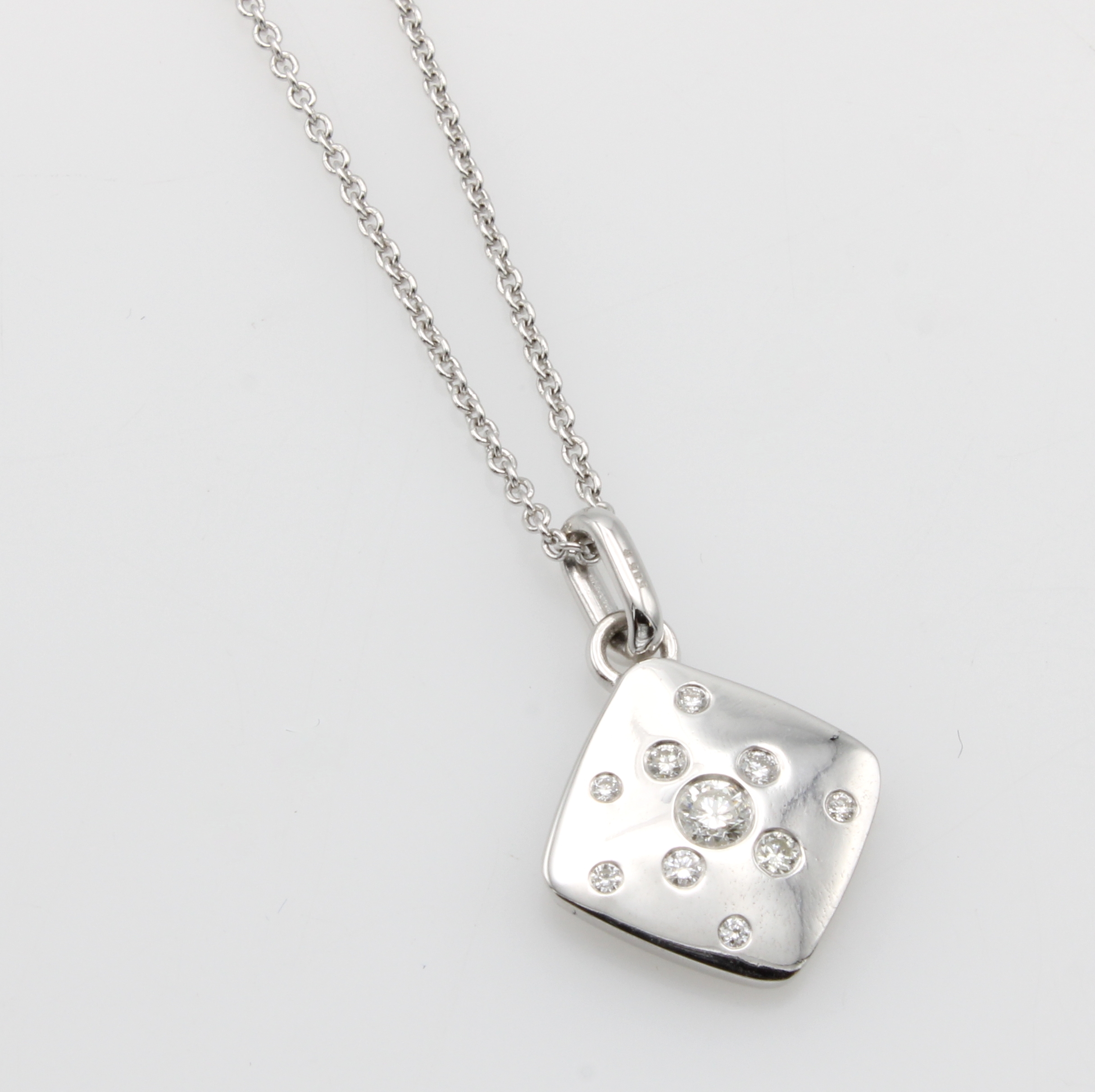 Image 27049180 - Anhänger mit Brillanten an Kette, WG 585/000, Carréeform, 10 Brill. verstreut gef. ...