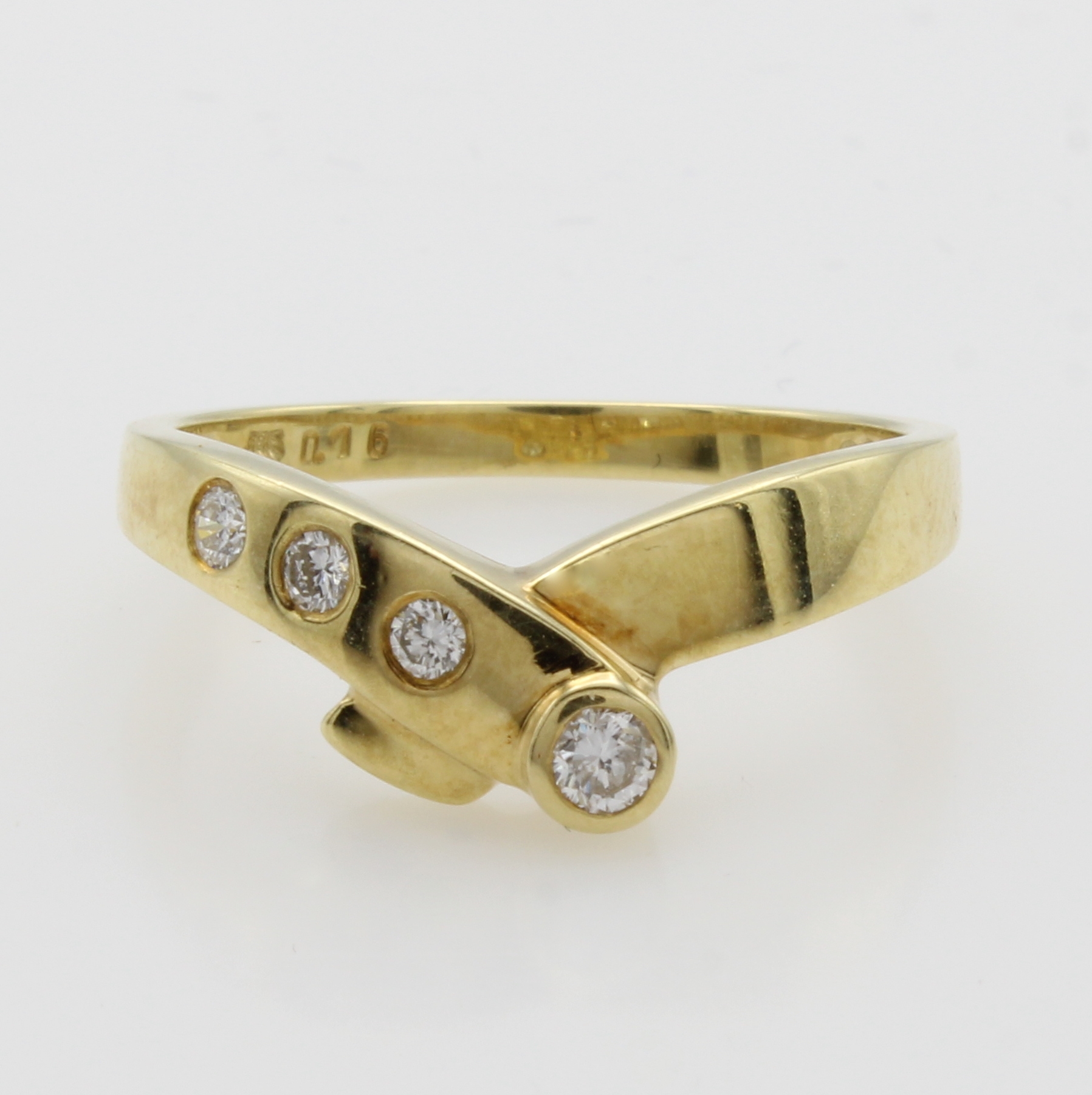 Image 27049195 - Ring mit Brillanten, GG 585/000, überschlag. Design, 4 Brill. zus. ca. 0.16 ct Weiß/p, ...