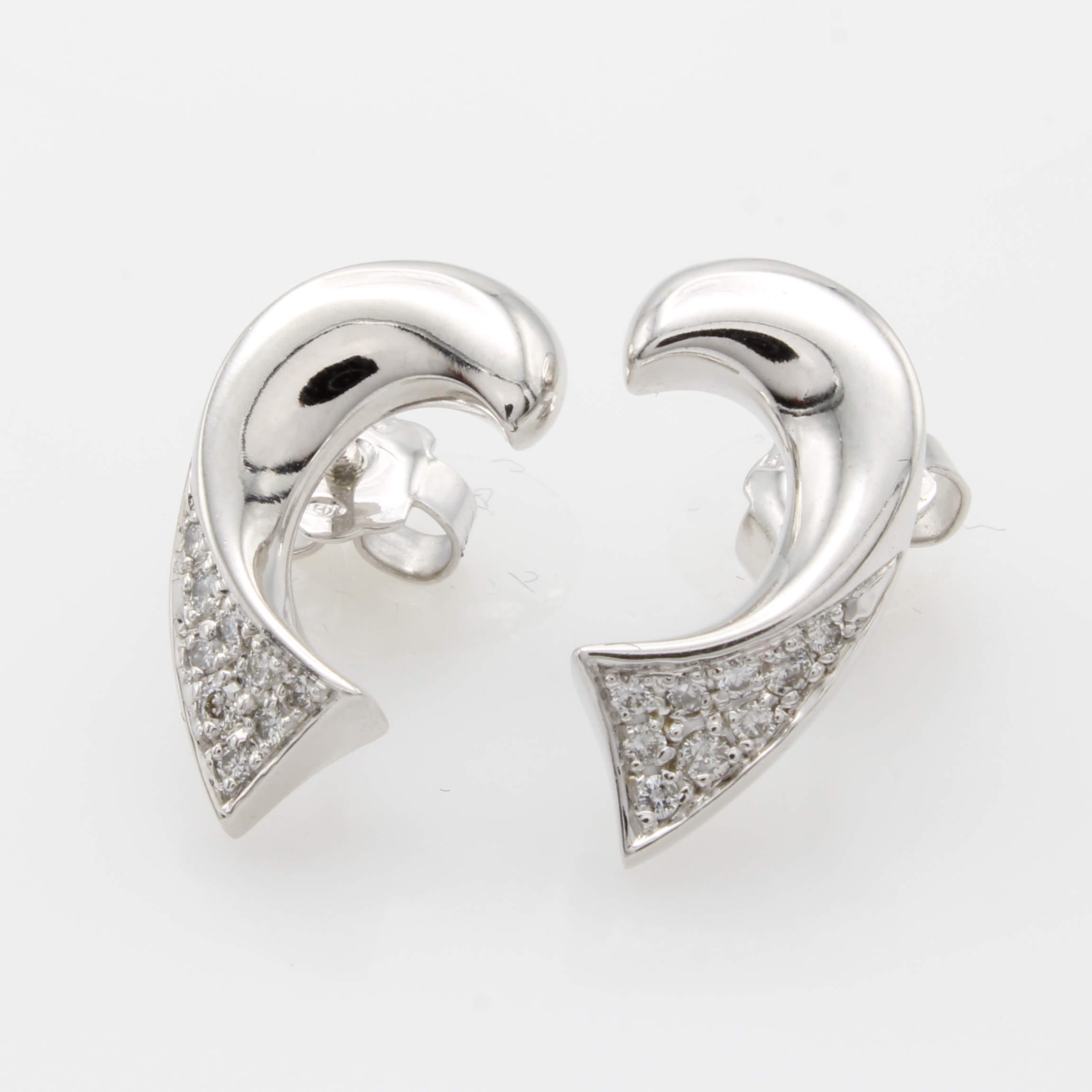 Image 27049196 - Paar Ohrstecker mit Brillanten, WG 585/000, geschwungene Form, Brill. zus. ca. 0.17 ct ...