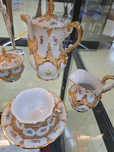 27049103a - Tete-a-tete, Meissen, 2.H.20.Jh., 1. Wahl, B-Form, kobaltblau, Matt- und ...