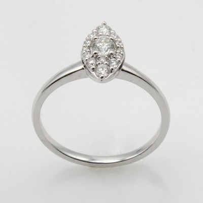 27049105a - Ring mit Brillanten, WG 585/000, navettef. Ringkopf bes. m. Brill. zus. ca. 0.35 ct ...