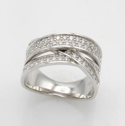 27049107a - Ring mit Brillanten, WG 585/000, Brill. zus. ca. 0.65 ct Weiß/si, 3-rhg., überkreuzte ...