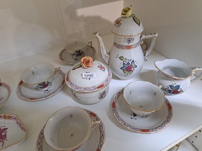 27049117d - Mokkaservice, Herend, Ungarn, Apponyi bunt, Goldstaffage, Mokkakanne, Zuckerdose und ...