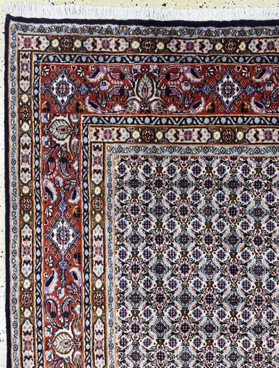 27049138c - Mud fein, Persien, Ende 20.Jhd, Korkwolle mit Seide, ca. 195 x 190 cm, EHZ: 2 ...