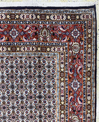 27049138d - Mud fein, Persien, Ende 20.Jhd, Korkwolle mit Seide, ca. 195 x 190 cm, EHZ: 2 ...