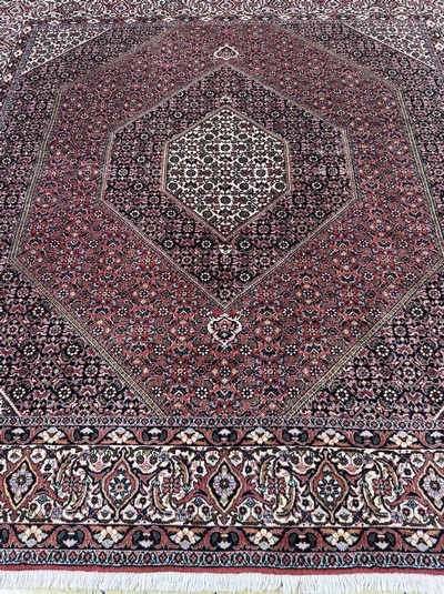 27049139f - Bidjar fein, Persien, Ende 20.Jhd, Korkwolle auf Baumwolle, ca. 200 x 200 cm, EHZ: 2 ...