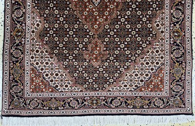 27049142b - Täbriz fein(50 Raj), Persien, Ende 20.Jhd, Korkwolle mit Seide, ca. 155 x 100 cm, ca. ...