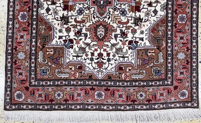 27049144b - Täbriz fein(50 Raj), Persien, Ende 20.Jhd, Korkwolle mit Seide, ca. 160 x 105 cm, ca. ...