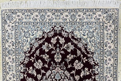 27049148a - Nain fein, Persien, Ende 20.Jhd, Korkwolle, ca. 212 x 132 cm, EHZ: 1-2 Schätzpreis: ...