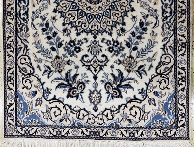 27049150b - 2 Lots Nain fein, Persien, Ende 20.Jhd, Korkwolle mit Seide, ca. 135 x 90 cm, EHZ: 2 ...