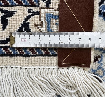 27049150c - 2 Lots Nain fein, Persien, Ende 20.Jhd, Korkwolle mit Seide, ca. 135 x 90 cm, EHZ: 2 ...