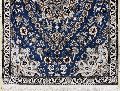 27049150e - 2 Lots Nain fein, Persien, Ende 20.Jhd, Korkwolle mit Seide, ca. 135 x 90 cm, EHZ: 2 ...