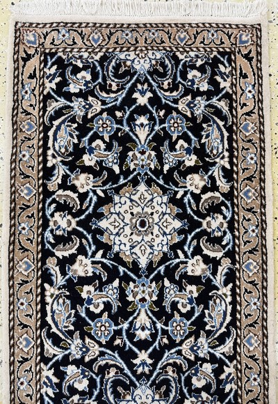 27049151a - Nain fein, Persien, Ende 20.Jhd, Korkwolle mit Seide, ca. 184 x 55 cm, EHZ: 2 ...