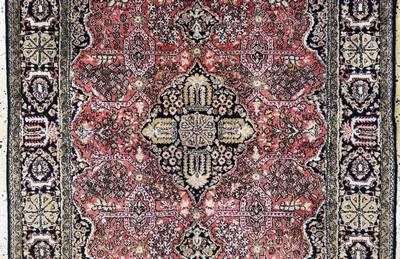 27049155b - Ghom Seide, Persien, Mitte 20.Jhd, reine Naturseide, ca. 152 x 108 cm, EHZ: 2 ...