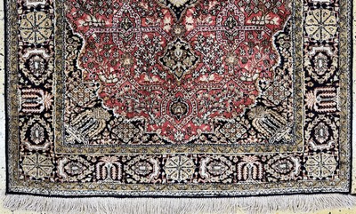 27049155c - Ghom Seide, Persien, Mitte 20.Jhd, reine Naturseide, ca. 152 x 108 cm, EHZ: 2 ...