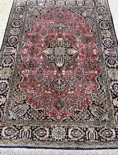 27049155d - Ghom Seide, Persien, Mitte 20.Jhd, reine Naturseide, ca. 152 x 108 cm, EHZ: 2 ...