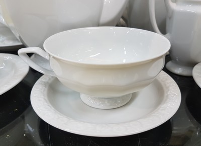 27049170b - Tafelservice, Rosenthal, Modell Maria weiß, Kaffeekanne, Teekanne, Mokkakanne, 13 ...