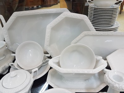 27049170h - Tafelservice, Rosenthal, Modell Maria weiß, Kaffeekanne, Teekanne, Mokkakanne, 13 ...