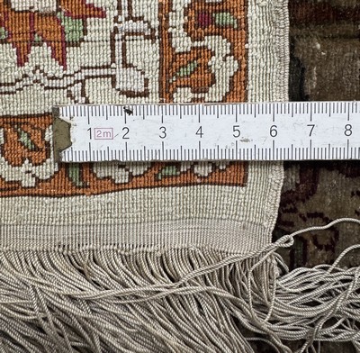 27049198f - Hereke Seide fein signiert, Türkei, Mitte 20.Jhd, reine Naturseide, ca. 92 x 61 cm, ...