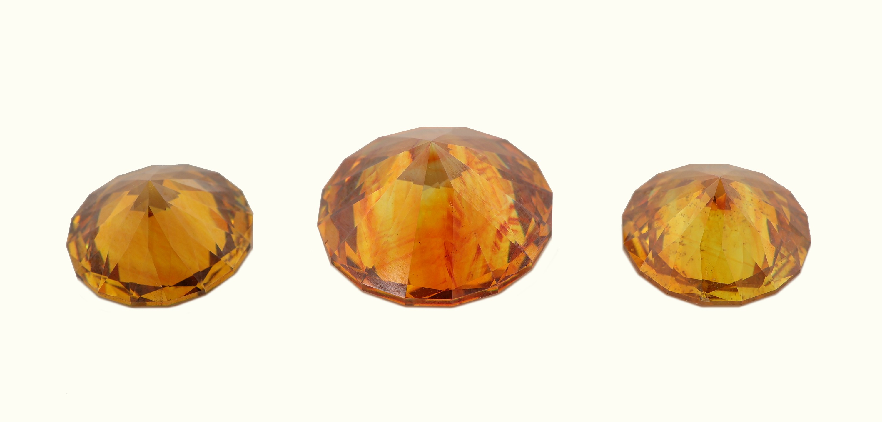 Detail a: Lot 3 lose Sphalerite, zus. ca. 38.35 ct, rundfacett., 1 x 20.37 ct, 1 x 8.67 ct und 1 x9.31 ct