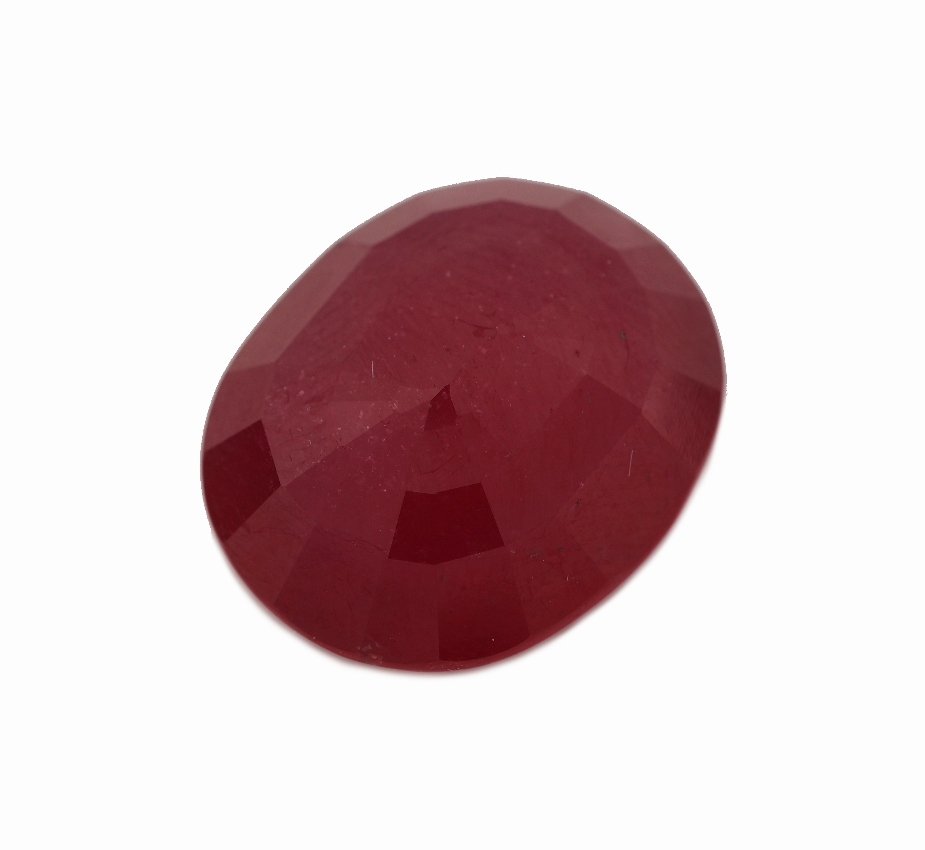 Detail a: Loser Rubin, ca. 13.32 ct, ovalfacett., ca. 16.98 x 14.20 x 5.58 mm, Purplish Red, Reinheitsbehandlung, Bleiglasfüllung, AGL- Expertise