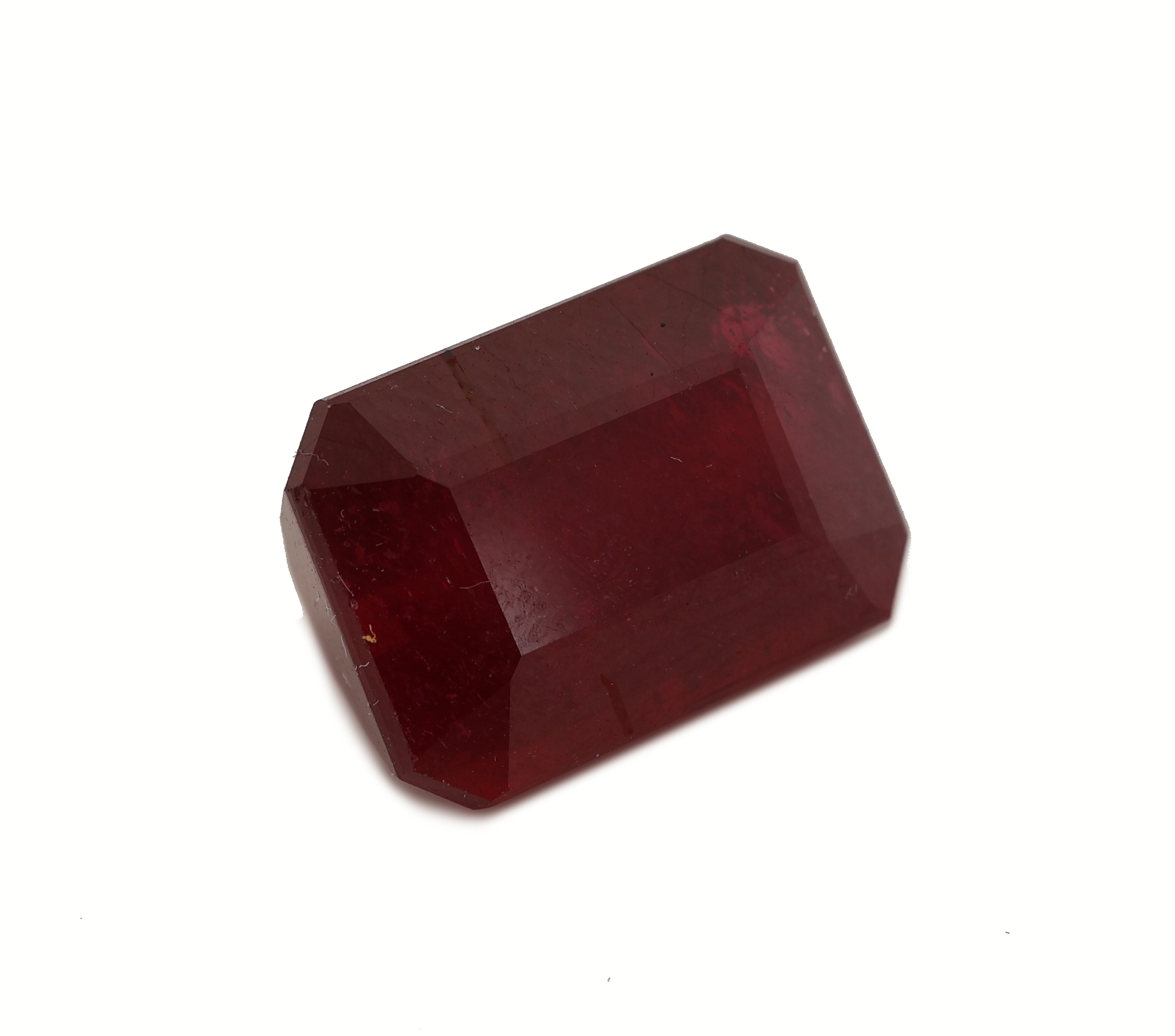 Detail a: Loser Rubin, ca. 9.28 ct, oktagonaler Treppenschliff, ca. 12.38 x 9.03 x 6.91 mm, Purplish Red, Reinheitsbehandlung, Bleiglasfüllung, AGL-Expertise ...