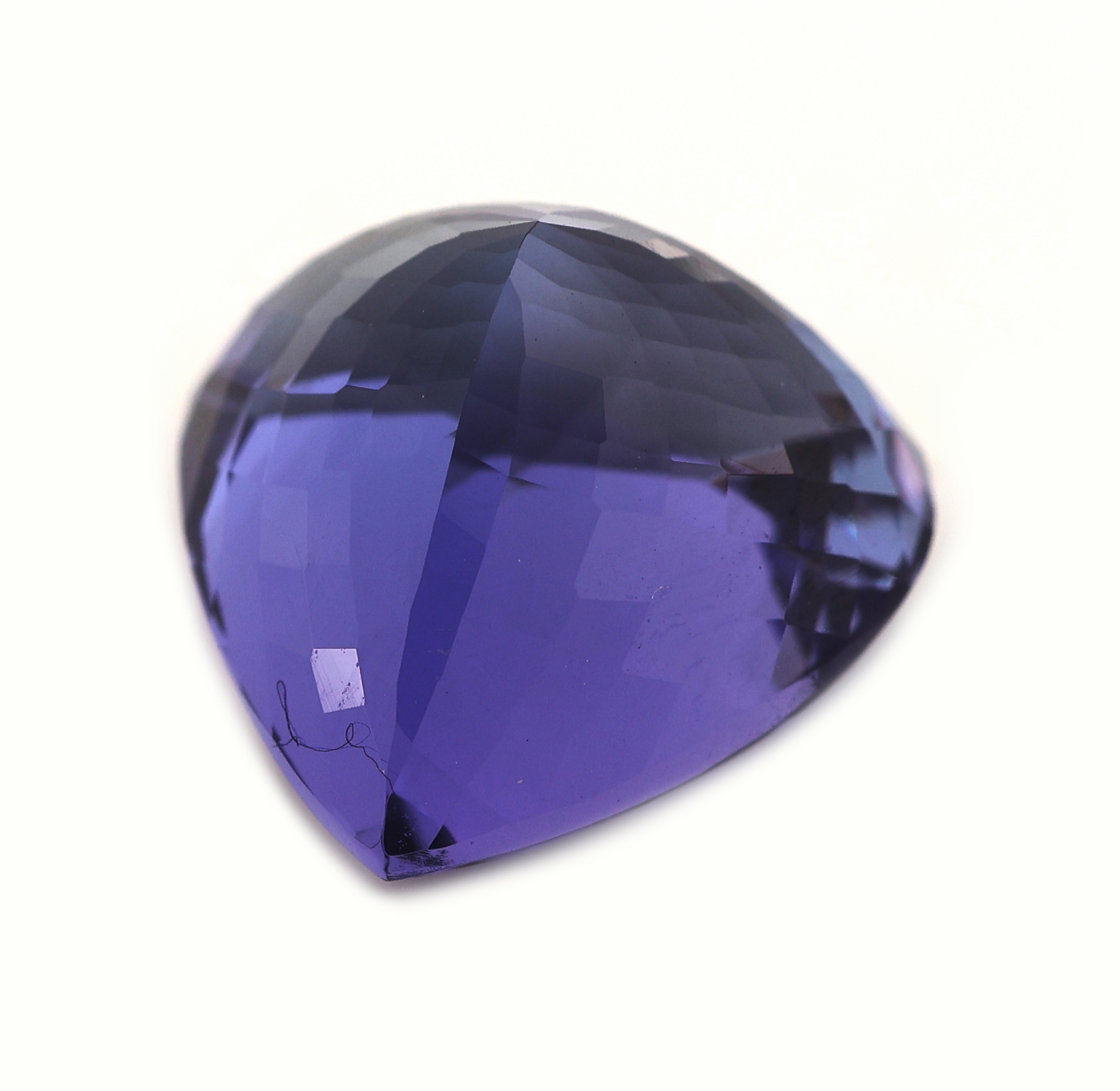 Detail b: Loser Tansanit, ca. 8.55 ct, facett. Tropfen, sehr schöne Farbe, ca. 12.97 x 12.36 x 8.39 mm, Wertgutachten über 12800 EUR anbei